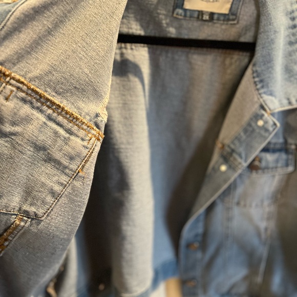 Jean jacket - Picture 4 of 6